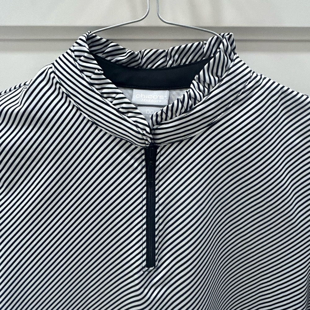 Chicos Zenergy quarter zip top